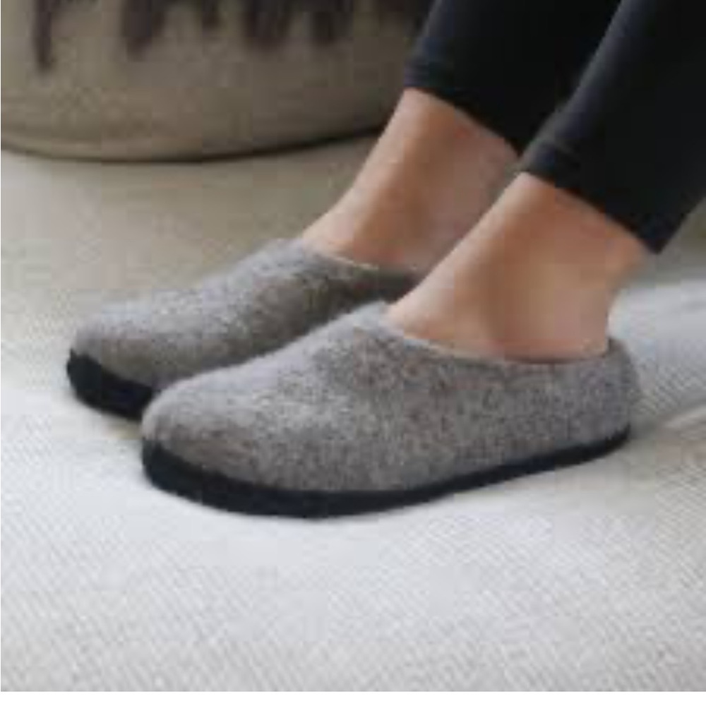 Nootkas Newport House Slippers Gray Sz 42 Womens 11-11.5 Mens 9-9.5 Comfy Cozy